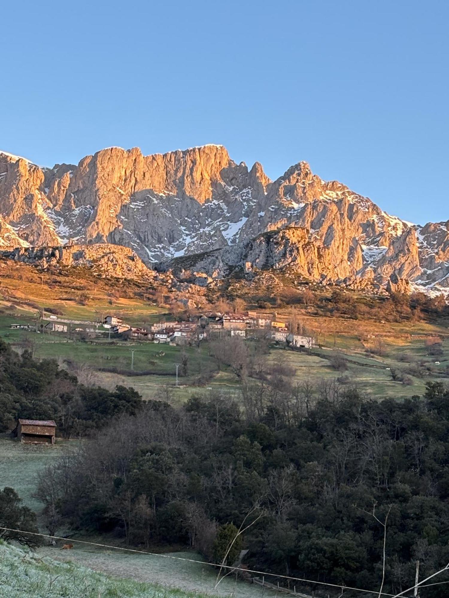 Aire De Picos Norte Brez Exterior photo
